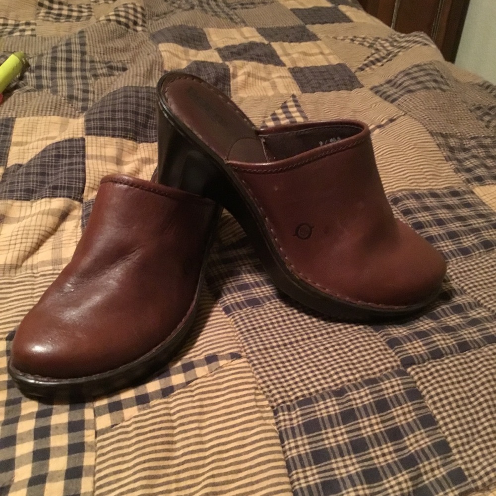 Women brown Born  Clogs